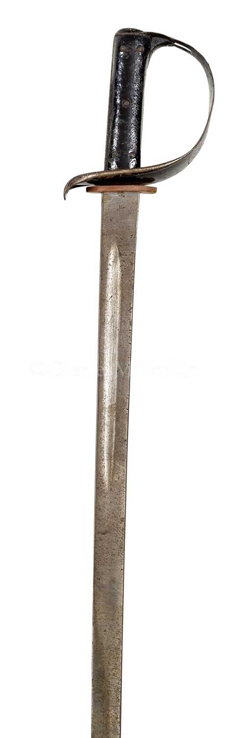 Lot 165 - A 1900 PATTERN CUTLASS FOR THE ROYAL NAVY