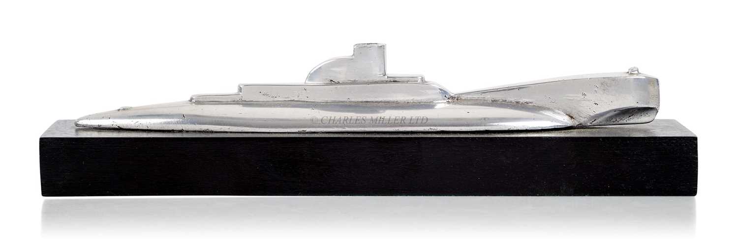 Lot 207 - A POLISHED ALUMINIUM PRESENTATION DESK MODEL OF A SUBMARINE, CIRCA 1930