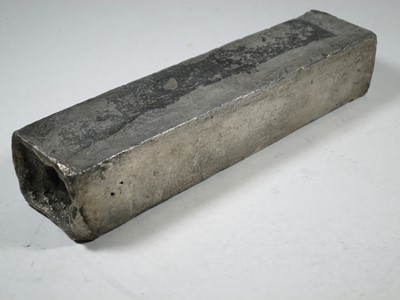 Lot 29 - A DUTCH EAST INDIA COMPANY (V.O.C.) SILVER INGOT SALVAGED FROM THE ROOSWIJK CARGO, CIRCA 1739