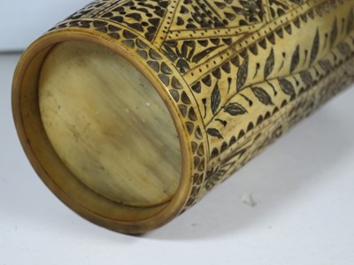 Lot 17 - A FINELY CARVED AND SCRIMSHAW-DECORATED HORN BEAKER FROM THE NEW BEDFORD WHALER MINERVA, CAPTAIN EDWARD PENNIMAN, CIRCA 1850