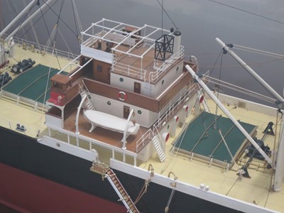 Lot 64 - A BUILDER'S-STYLE MODEL BY NORMAN HILL FOR THE S.S. 'SINNINGTON COURT', ORIGINALLY BUILT BY ARMSTRONG, WHITWORTH & CO. FOR THE UNITED BRITISH SS. CO., 1928