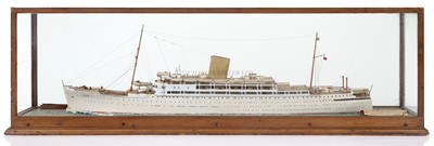Lot 70 - A TRAVEL AGENT MODEL FOR THE ROYAL MAIL LINE PASSENGER CARGO LINER R.M.S. 'ANDES', CIRCA 1939