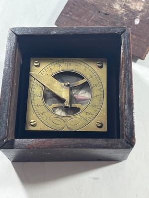 Lot 117 - A LATE 19TH CENTURY PORTABLE COMPASS SUNDIAL