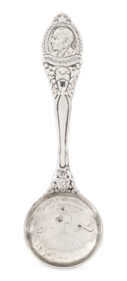 Lot 34 - ROALD AMUNDSEN (1872-1928) SILVER SPOON