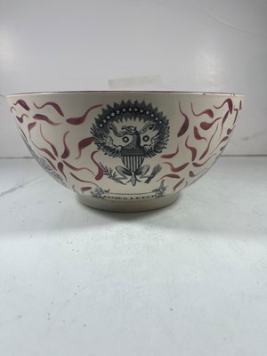 Lot 43 - A 20TH CENTURY SUNDERLAND-STYLE LUSTREWARE BOWL