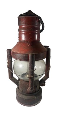 Lot 45 - AN IMPROVED DAN BUOY LAMP, CIRCA 1900