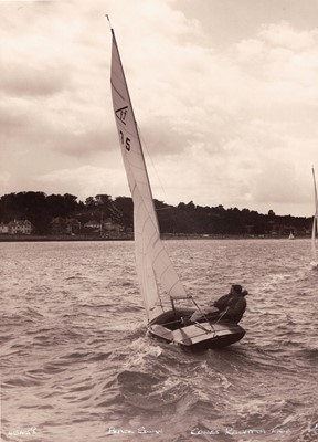 Lot 32 - A SET OF PHOTOGRAPHS FROM THE COWES REGATTA, 1962