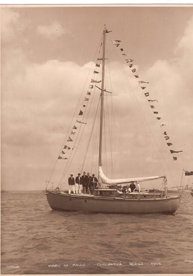 Lot 32 - A SET OF PHOTOGRAPHS FROM THE COWES REGATTA, 1962