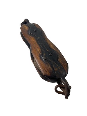 Lot 31 - A LATE 19TH CENTURY FIDDLE BLOCK