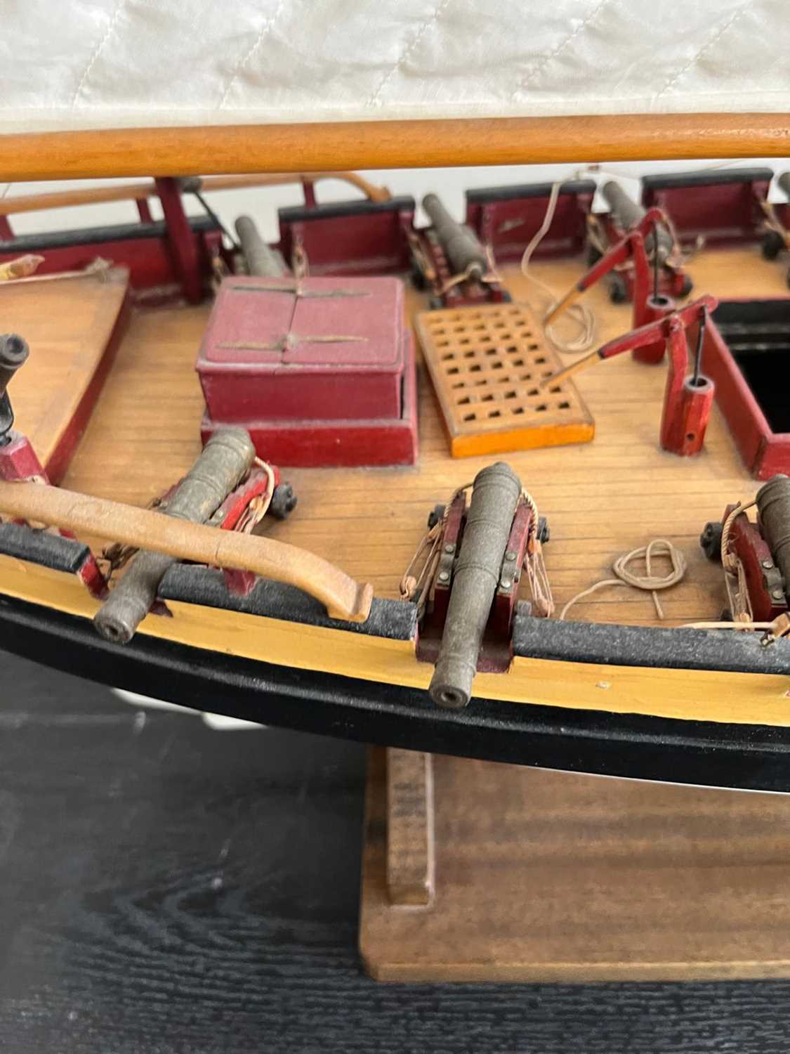 Lot 97 - A STRAIGHT-LINE POND MODEL FOR THE TEN-GUN