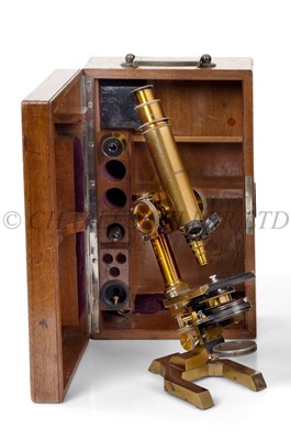 Lot 365 - A COMPOUND BINOCULAR MICROSCOPE BY SEIBERT, CIRCA 1895