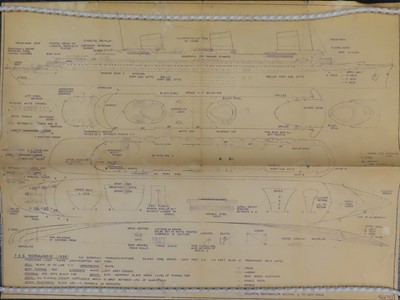 Lot 68 - A 1:680 SCALE WATERLINE MODEL OF THE CUNARD LINER R.M.S. 'QUEEN MARY'