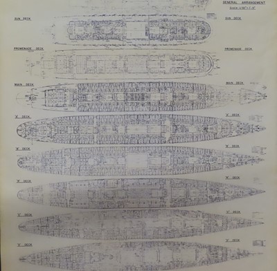 Lot 68 - A 1:680 SCALE WATERLINE MODEL OF THE CUNARD LINER R.M.S. 'QUEEN MARY'