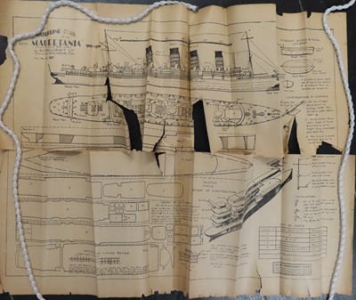 Lot 68 - A 1:680 SCALE WATERLINE MODEL OF THE CUNARD LINER R.M.S. 'QUEEN MARY'