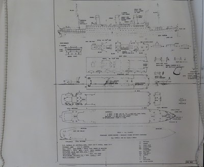 Lot 68 - A 1:680 SCALE WATERLINE MODEL OF THE CUNARD LINER R.M.S. 'QUEEN MARY'