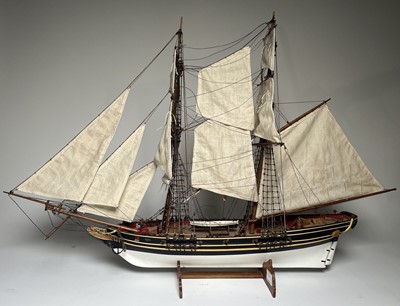 Lot 136 - A MODERN MODEL OF A 19TH CENTURY ARMED TOPSAIL SCHOONER
