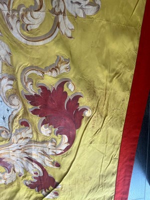 Lot 168 - A PAINTED SILK BARGE PENNANT WITH THE KIRBY COAT OF ARMS PRESENTED TO THE WORSHIPFUL COMPANY OF SHIPWRIGHTS, 19TH CENTURY