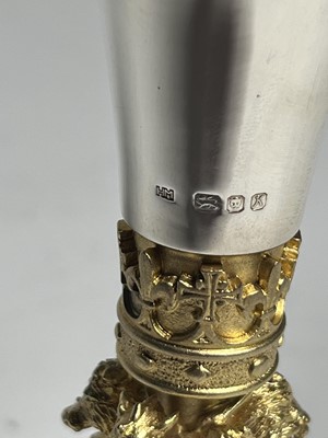 Lot 154 - A PARCEL-GILT-SILVER GOBLET COMMEMORATING 500 YEARS OF KING'S COLLEGE CHAPEL BY HECTOR MILLER FOR AURUM SILVER, 1984