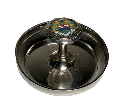 Lot 159 - AN ELIZABETH II SILVER ASHTRAY FOR THE WORSHIPFUL COMPANY OF SHIPWRIGHTS BY GARRARD & CO. LTD, LONDON, 1957