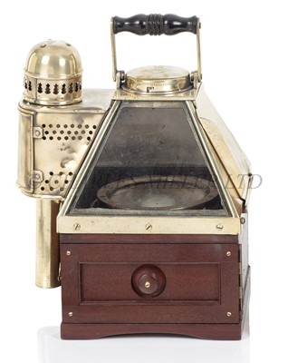 Lot 319 - A LATE 19TH/EARLY 20TH CENTURY PATTERN 20 PORTABLE BOAT COMPASS BY DENT