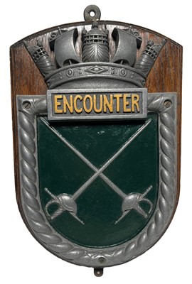 Lot 24 - A COMMEMORATIVE BADGE FOR H.M.S. 'ENCOUNTER', LATE 20TH CENTURY