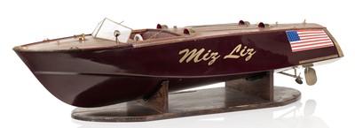 Lot 143 - A PETROL-POWERED REMOTE CONTROL WOOD AND METAL MODEL OF THE GAR WOOD DESIGNED SPEED BOAT MIZ LIZ [1950'S]