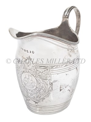 Lot 16 - AN 18TH CENTURY SILVER CREAMER