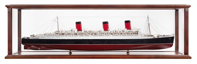 Lot 118 - A FINELY REALISED 1:150 SCALE MODEL OF R.M.S. QUEEN MARY [1936]