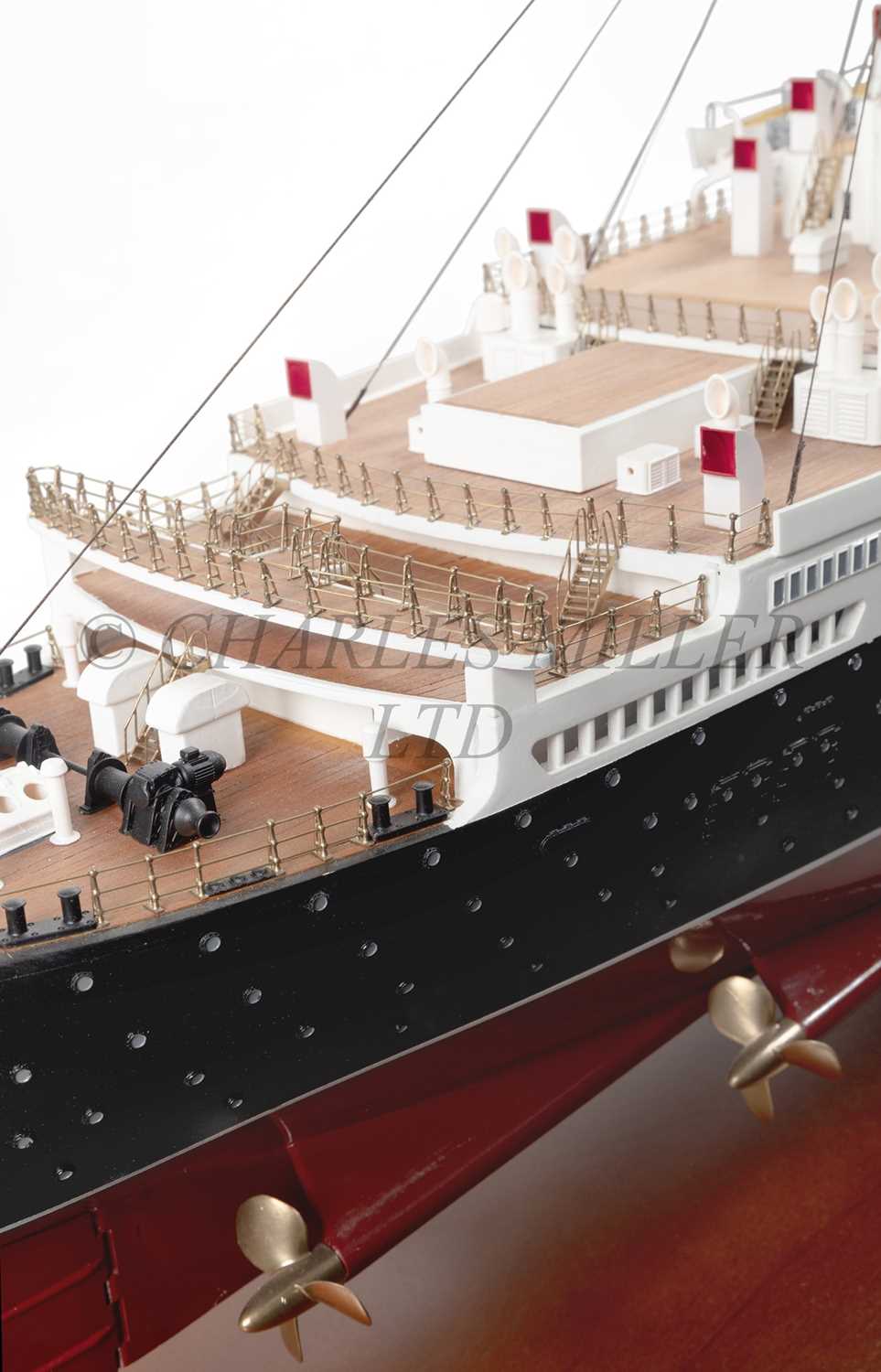 Lot 160 - A FINELY REALISED 1:150 SCALE MODEL OF R.M.S.