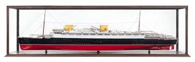Lot 124 - A FINELY DETAILED AND WELL PRESENTED 1:120 SCALE BUILDER'S-STYLE MODEL FOR THE NORDDEUTSCHER LLOYD LINE'S S.S. BREMEN [1928]