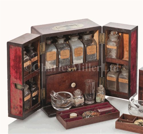 Lot 211 - AN EARLY 19TH-CENTURY TRAVELLING MEDICINE...