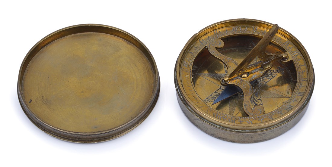 Lot 252 - A RARE POCKET COMPASS SUNDIAL BY JOHN FOWLER