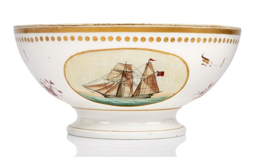 Lot 141 - A 19TH CENTURY ELSINORE BOWL<br/>with opposing...