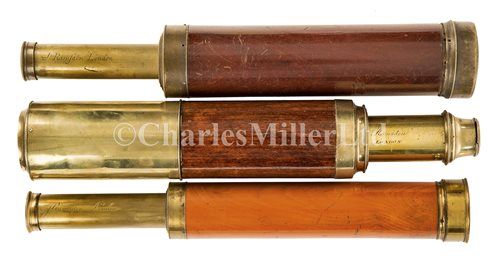 Lot 234 - A 1½IN. THREE DRAW WOOD AND BRASS TELESCOPE BY...