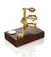 Lot 302 - AN EARLY 19TH-CENTURY SIMPLE POCKET MICROSCOPE...