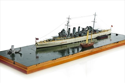 Lot 261 - A WELL-PRESENTED 32':1" SCALE DIORAMA OF...