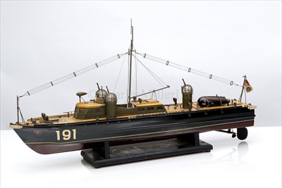 Lot 292 - A WELL-MADE WORKING SCALE MODEL OF AN R.A.F....