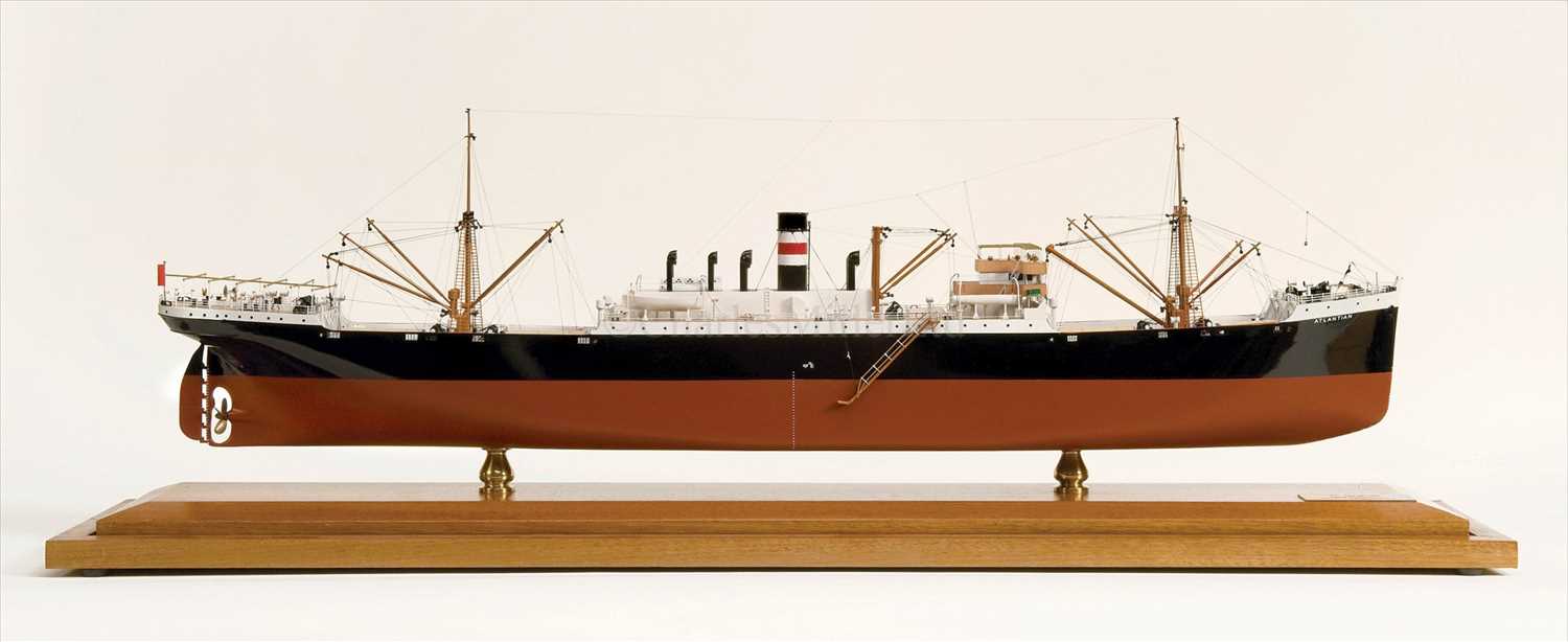 Lot 165 - A DETAILED MODEL OF THE PASSENGER-CARGO SHIP.