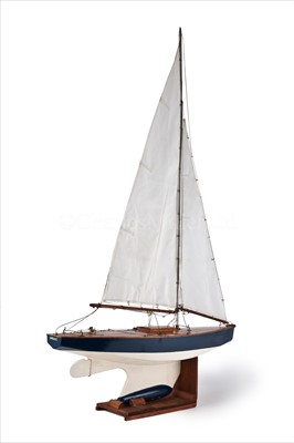 Lot 262 - A 20TH-CENTURY BERMUDAN-RIGGED MODEL POND...