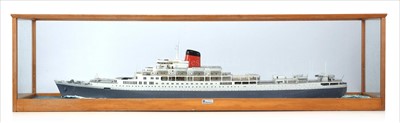 Lot 303 - A WATERLINE TRAVEL AGENT'S-TYPE MODEL OF THE...