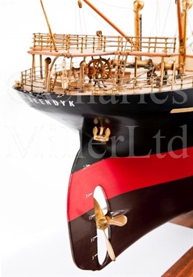 Lot 300 - A FINE AND DETAILED BUILDER'S MODEL FOR THE...